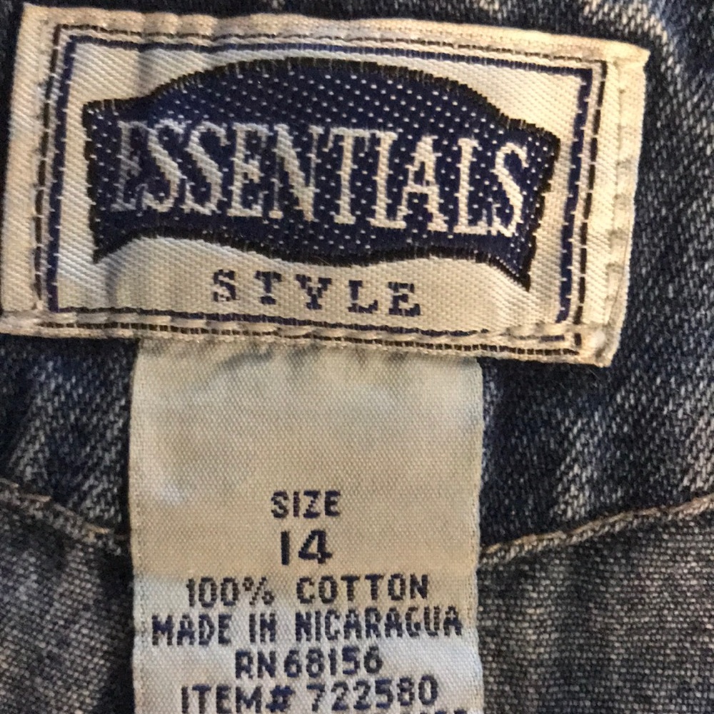 Essentials style shorts - Picture 3 of 3